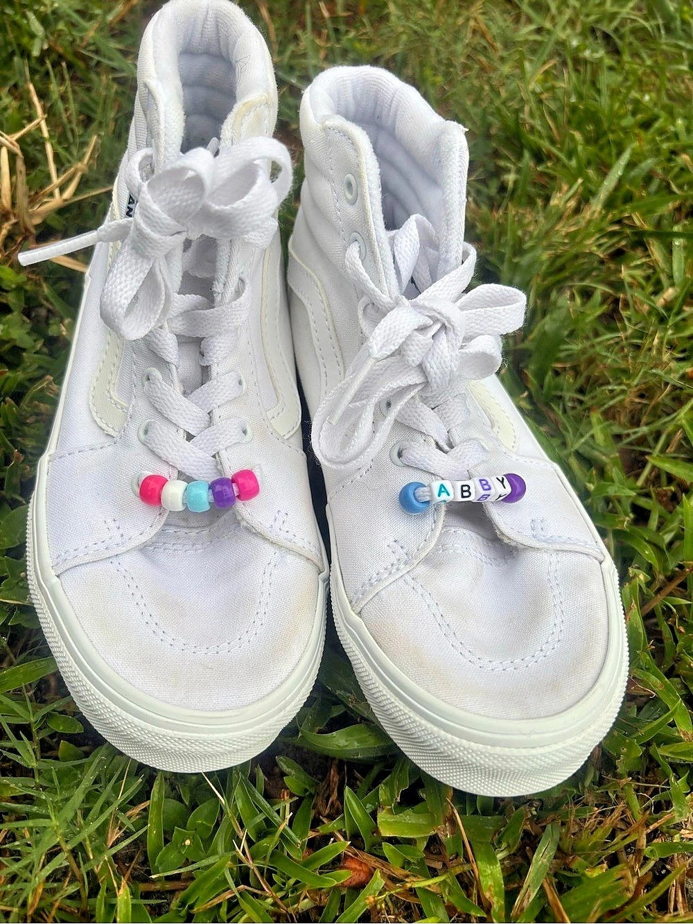 Girls Size 2Y Vans Sk8-Hi True White Kids High Top Sneakers